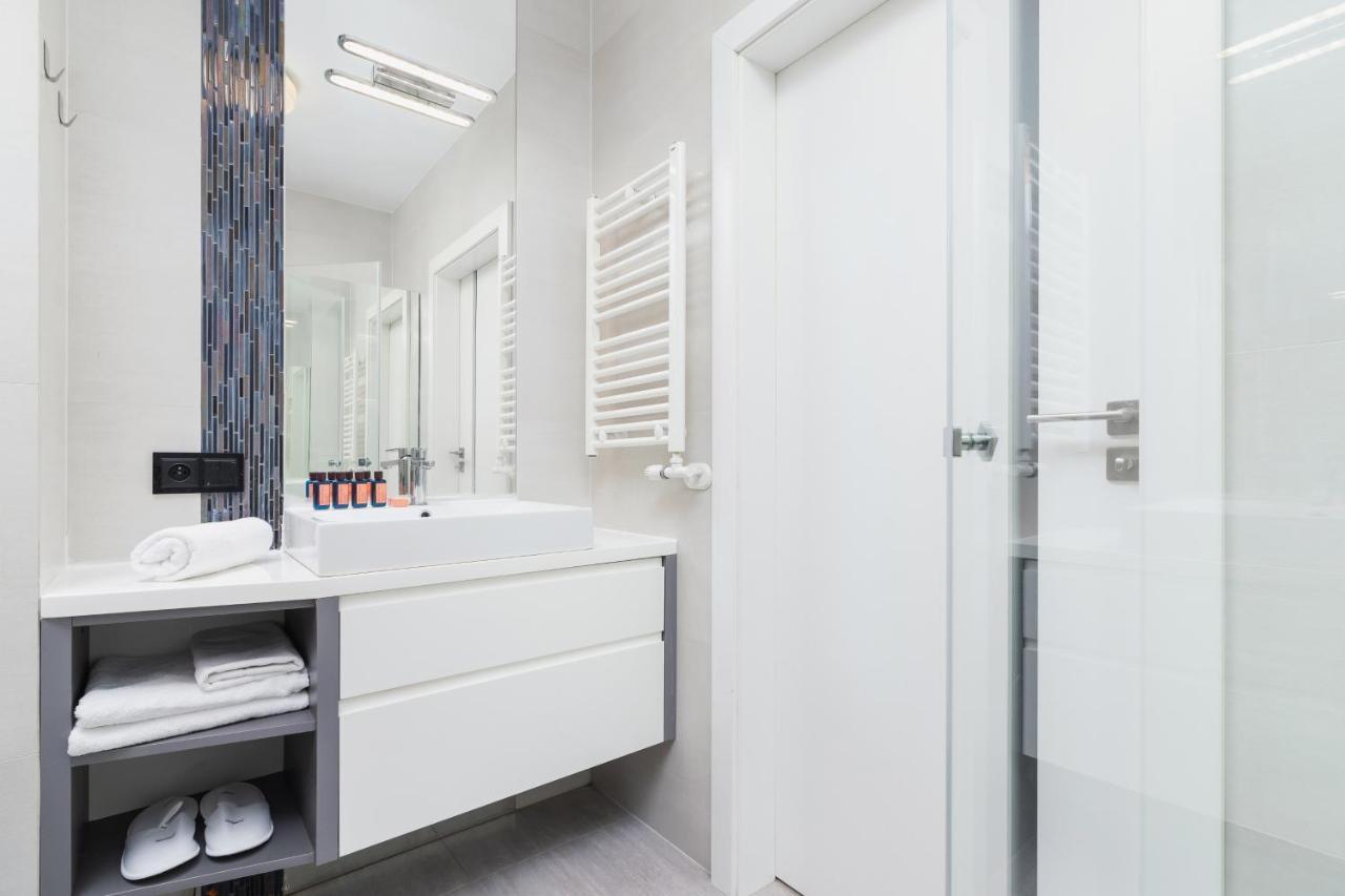 Apartment Romanowicza Cracow By Renters Krakow Bagian luar foto